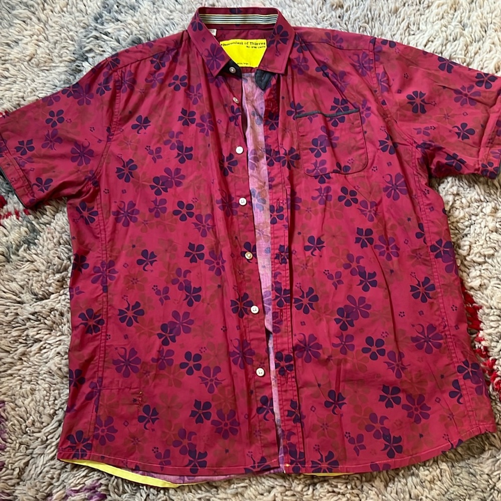 Descendants of Thieves XL short sleeved floral shirt.